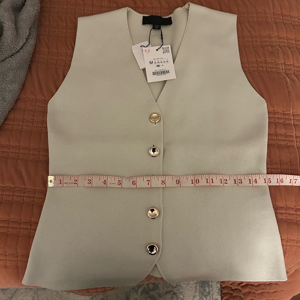 Zara Cream Sleeveless Button-Up Top - Picture 5 of 6